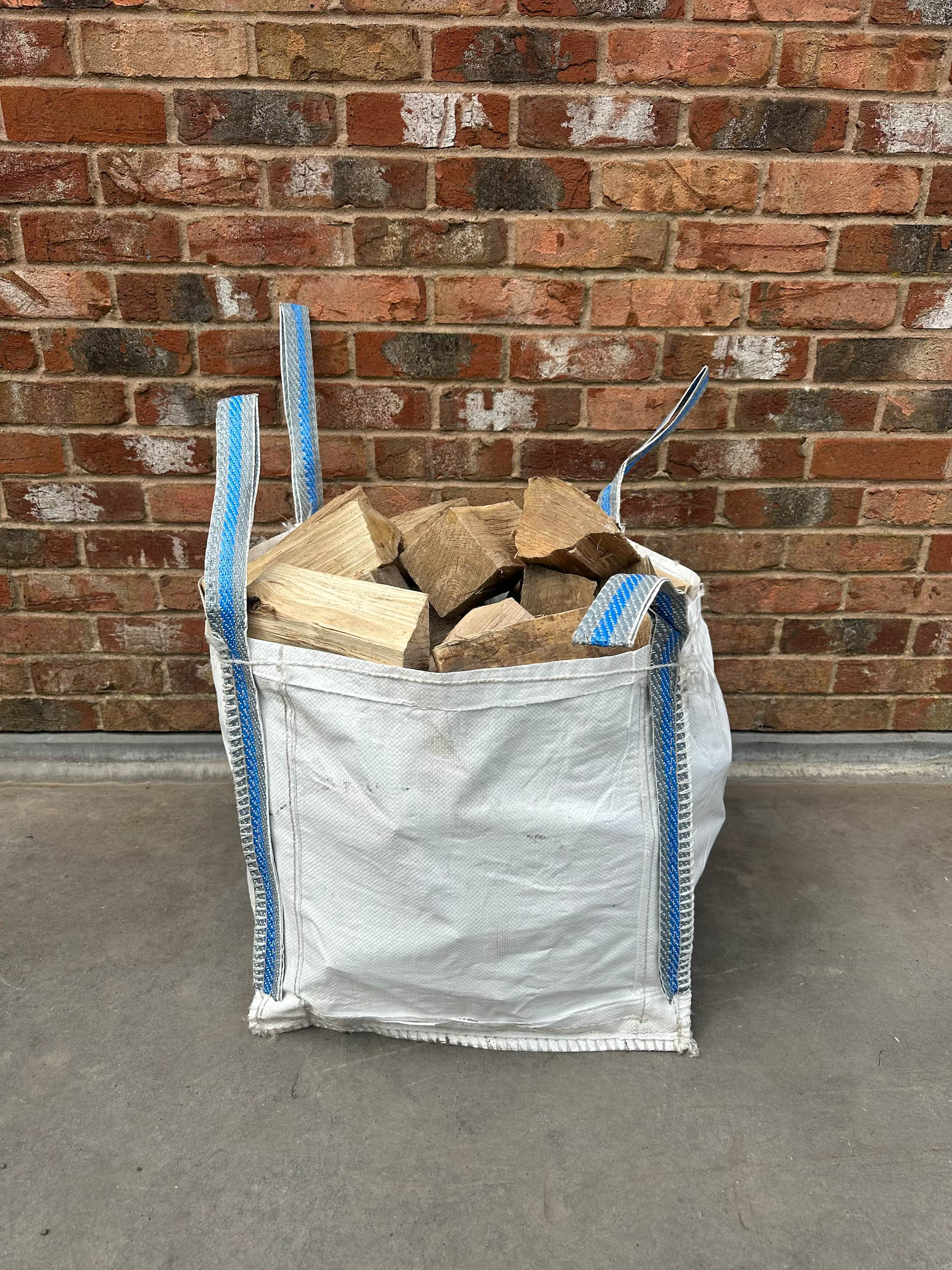 Mini Bulk Bag of Kiln Dried Logs and firewood