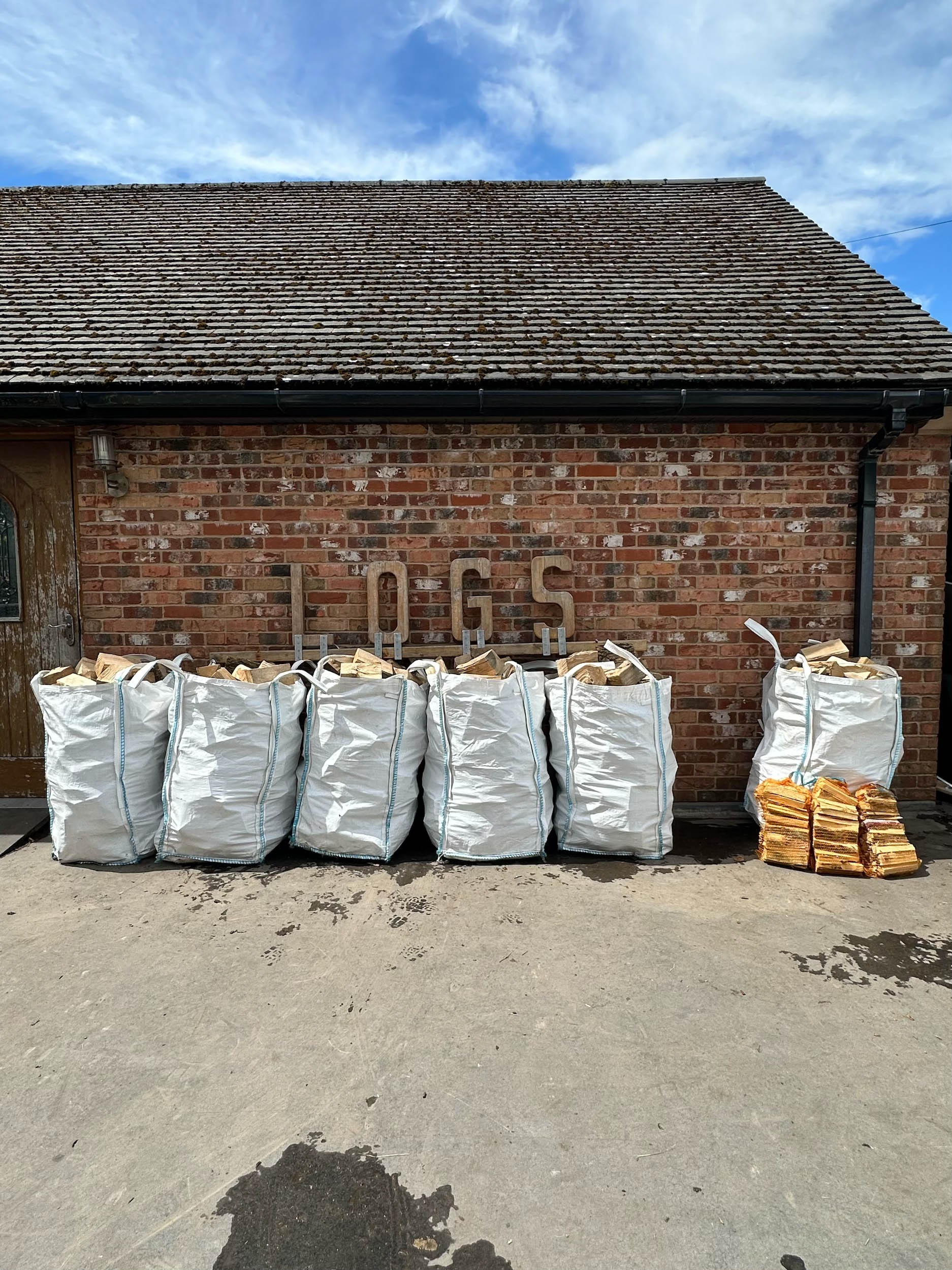 Save over £82 with our Monster Bulk Deal Package of Kiln Dried Logs and firewood