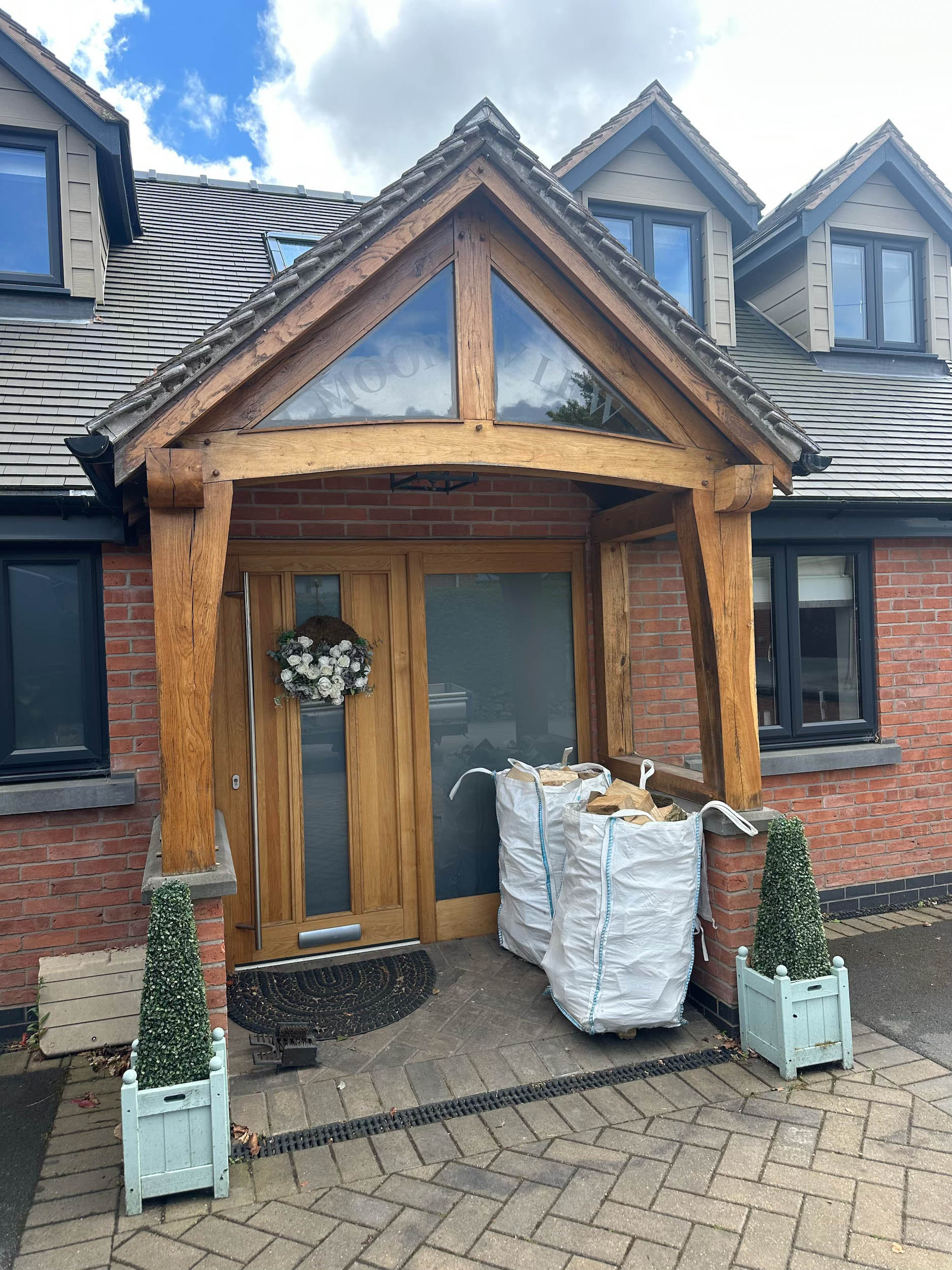 Our premium Oak and Ash logs are kiln dried to below 15% moisture content, moisture tested and screened before delivery